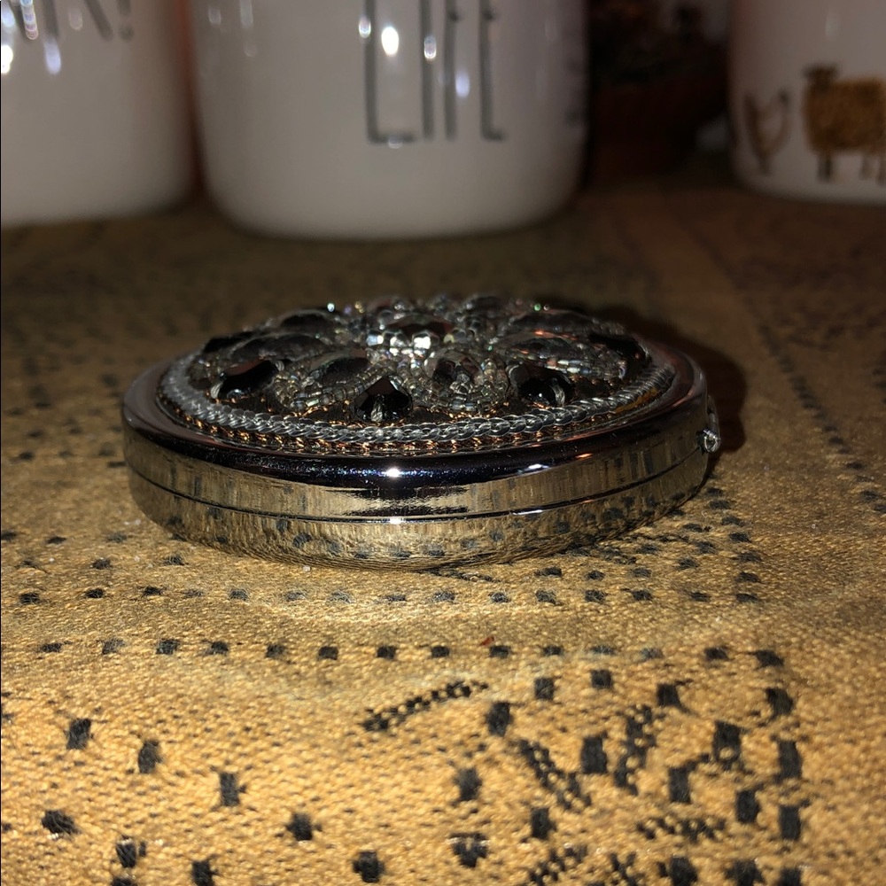 Brighton Compact Mirror - Picture 9 of 12